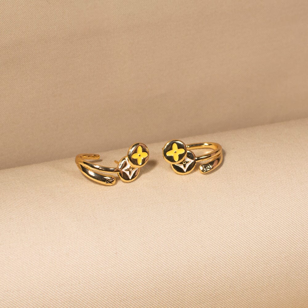 clover-pop-huggies-earrings-blingvine-805061_1000x1000_crop_center